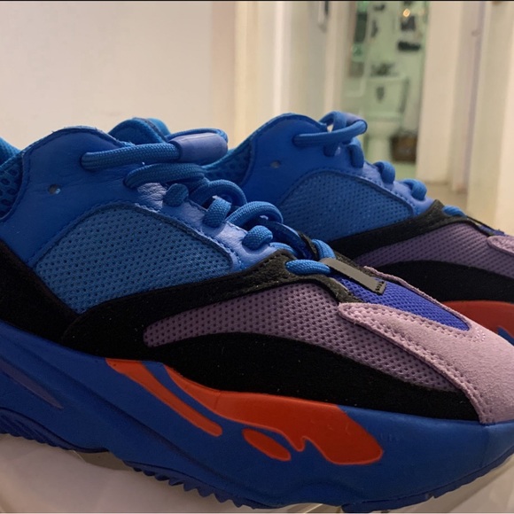 Yezzys size 8w / 5.5 - Picture 4 of 8